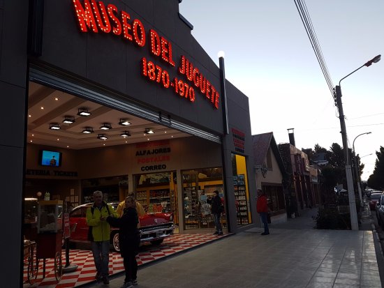 100 Años Jugando - Museo del juguete 100 Años Jugando - Museo del juguete